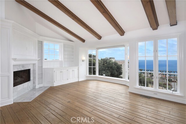 Building Photo - 520 Emerald Bay