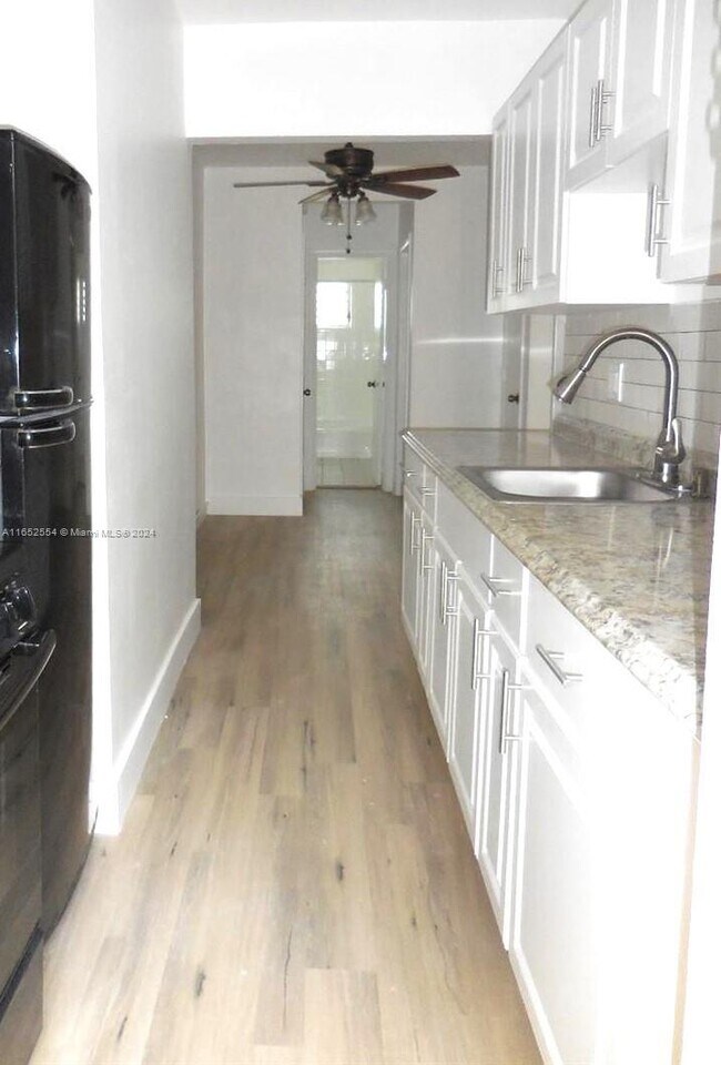 Building Photo - 8040 Tatum Waterway Dr