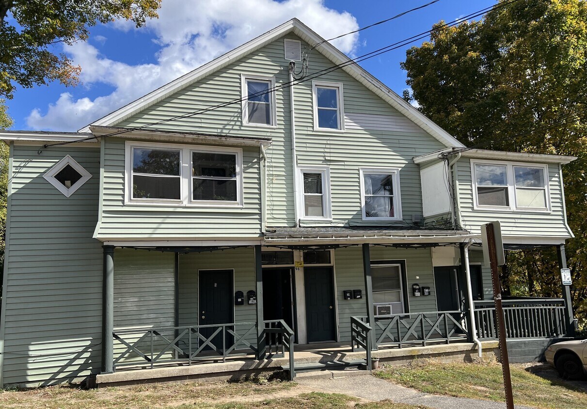 Primary Photo - 98 Spencer St