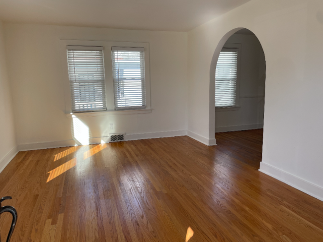 Building Photo - 127 McCready Ave