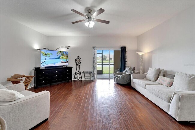 Building Photo - 2024 Hawks View Dr