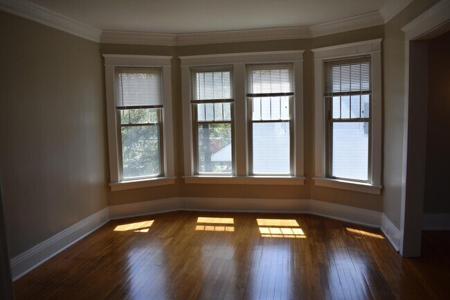 Foto del edificio - 2 Woodrow Ct