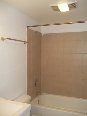 Building Photo - 400 Manda Ln
