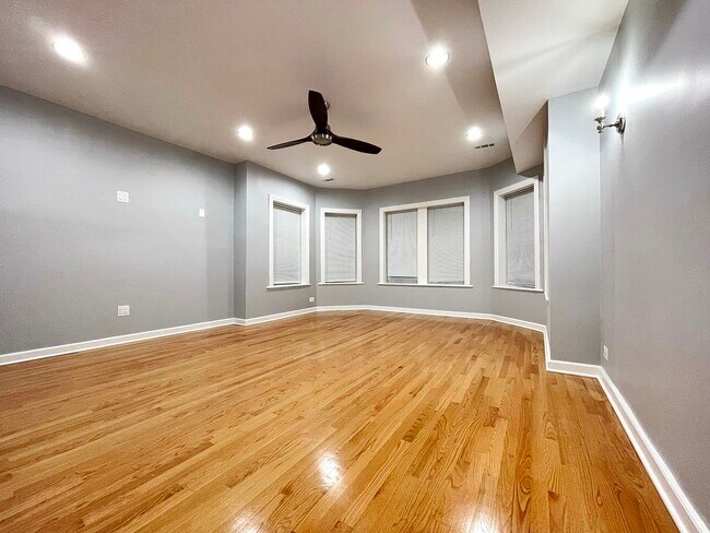 Foto del edificio - 6326 N Rockwell St