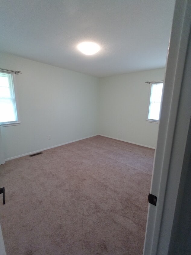 Primary bedroom - 4306 Tucson Dr