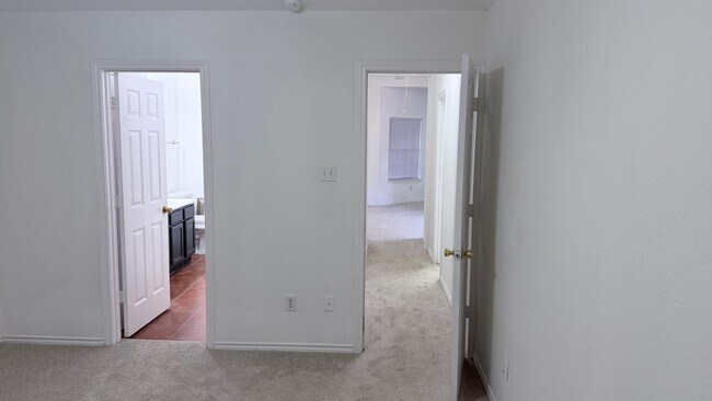 Foto del edificio - 4037 Hearthstone Dr