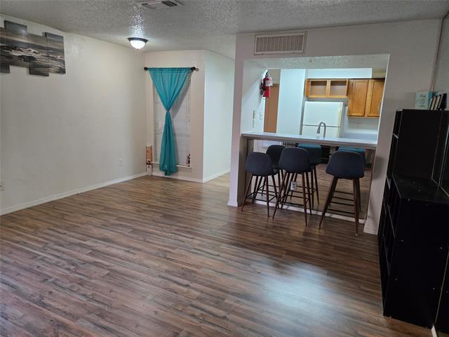 Foto del edificio - 9835 Walnut St