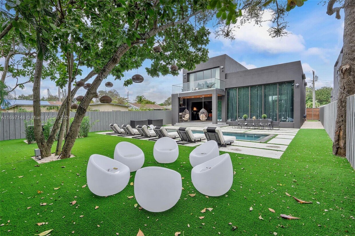 Foto principal - 76 NW 44th St