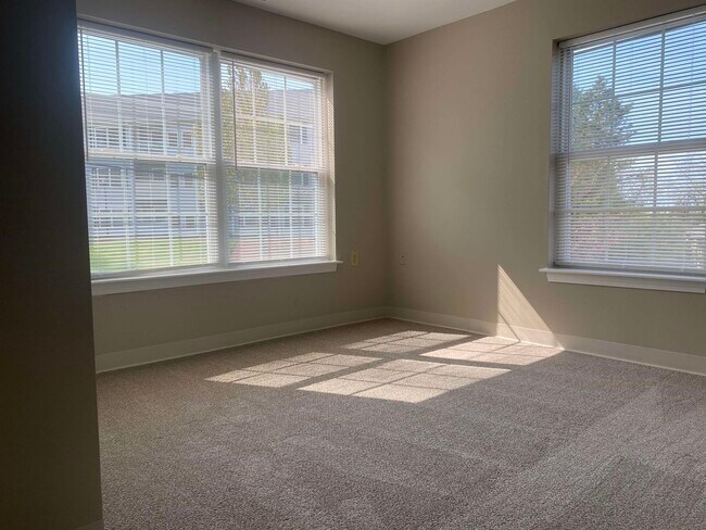 Foto del edificio - 40 Eastern Ave