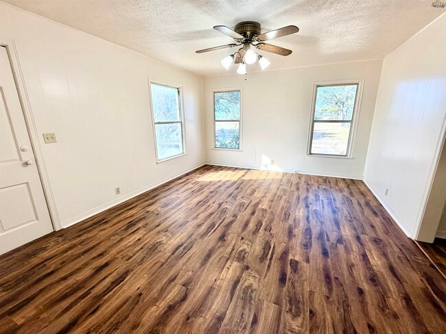 Foto del edificio - 157 FM 3393