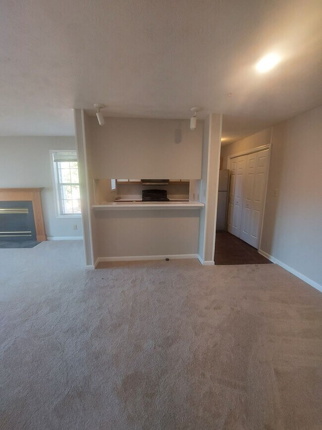 Building Photo - 300 Waterdown Dr