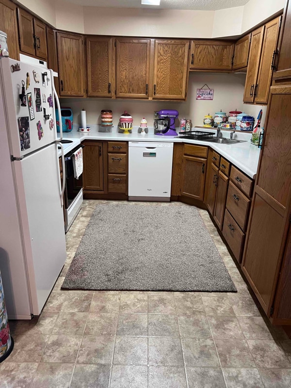 Building Photo - 810 E Southview Ct