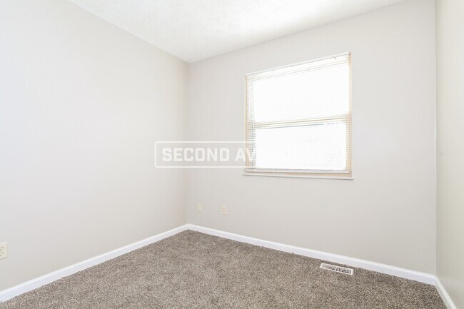 Building Photo - 338 Pedretti Ave