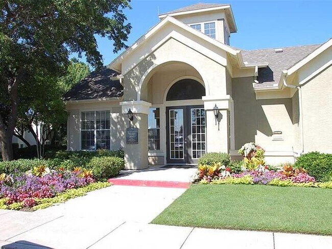 Foto del edificio - 606 Palace Pkwy