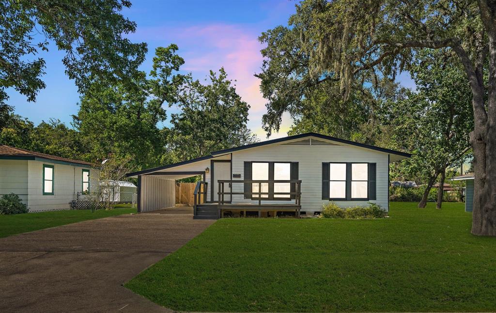 Foto principal - 223 Magnolia St