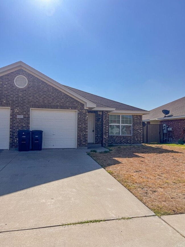 Building Photo - 6302 Temora Loop