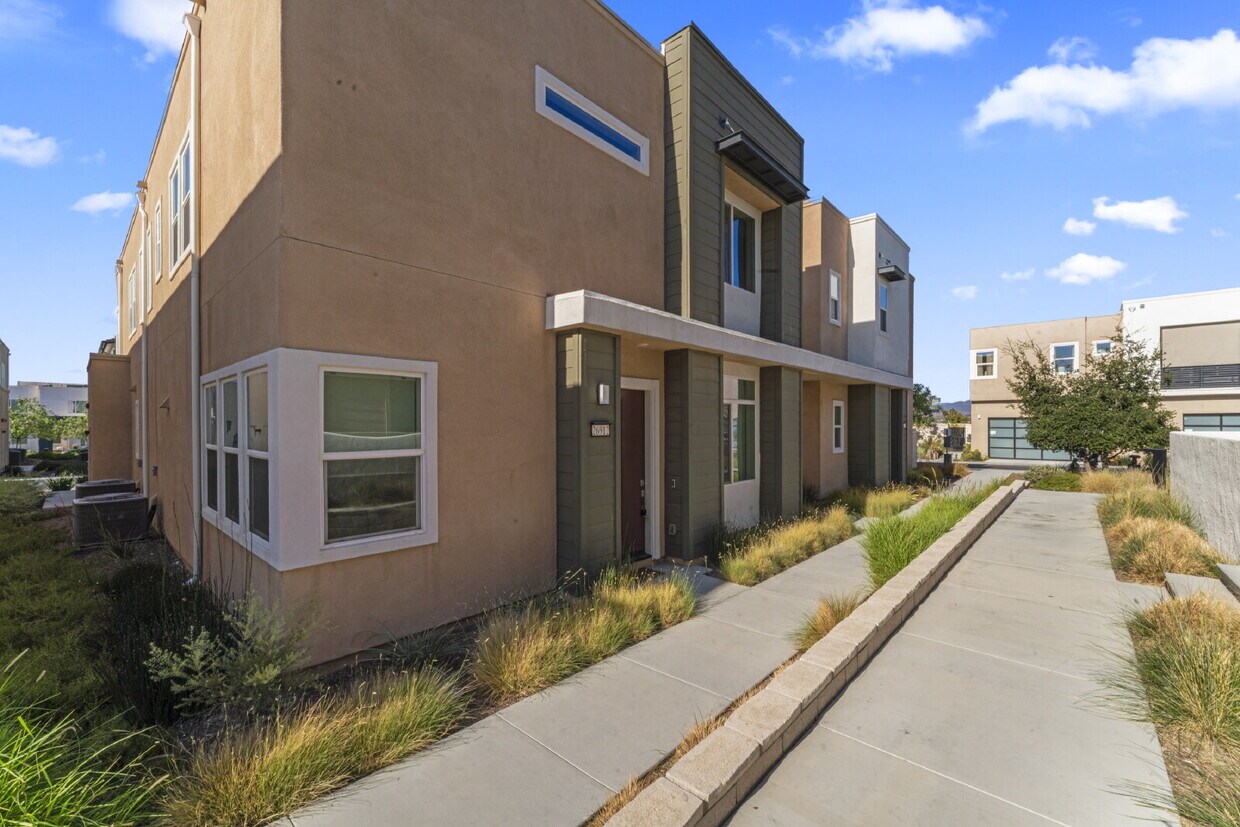 Foto principal - 26912 W Winding Trail Ct