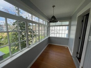 Building Photo - 450 Douglas Av