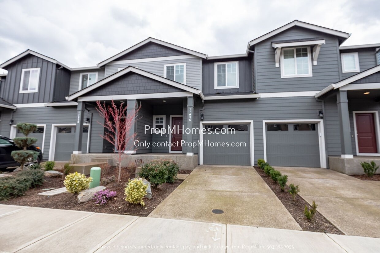 Primary Photo - Serene 3-Bedroom Townhouse in Happy Valley...