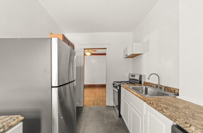 Foto del edificio - 11427 Clifton Blvd