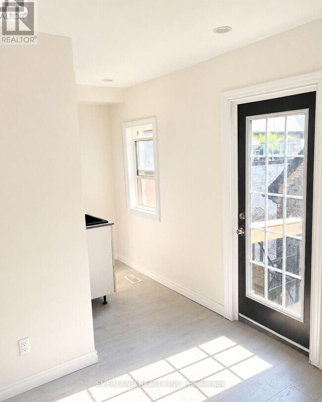 Photo du bâtiment - 850 Bathurst St