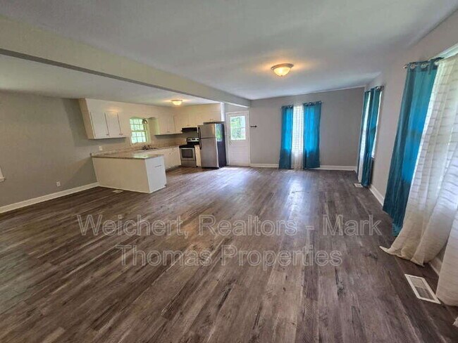 Foto del edificio - 4126 Chaucer Dr