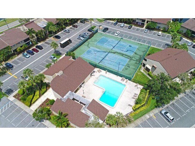 Foto del edificio - 885 N Village Dr N