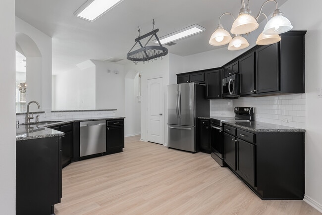 Building Photo - 14708 Little Anne Dr