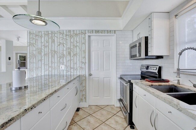 Foto del edificio - 1733 SW 5th Ct