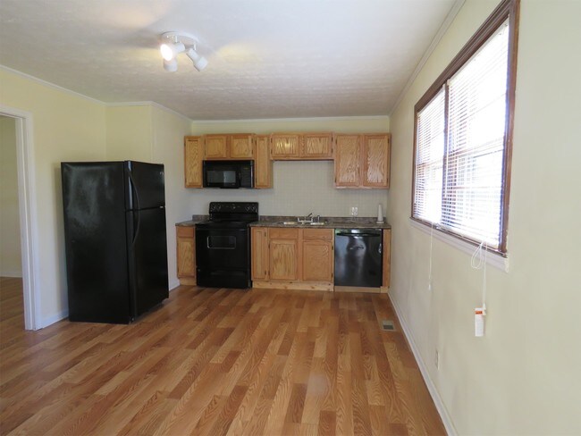 Building Photo - 14 Prestbury Dr