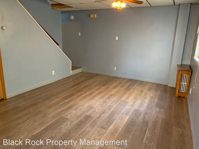 Building Photo - 3 br, 1 bath House - 26 East Ridge St