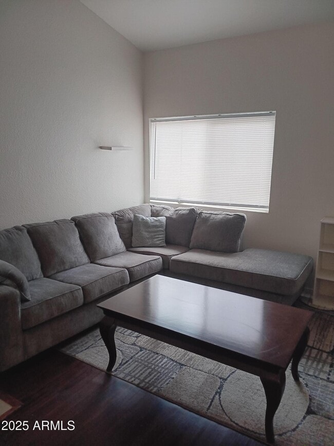 Building Photo - 1620 E Cambridge Ave