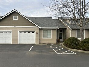 Building Photo - 923 Aaron Dr