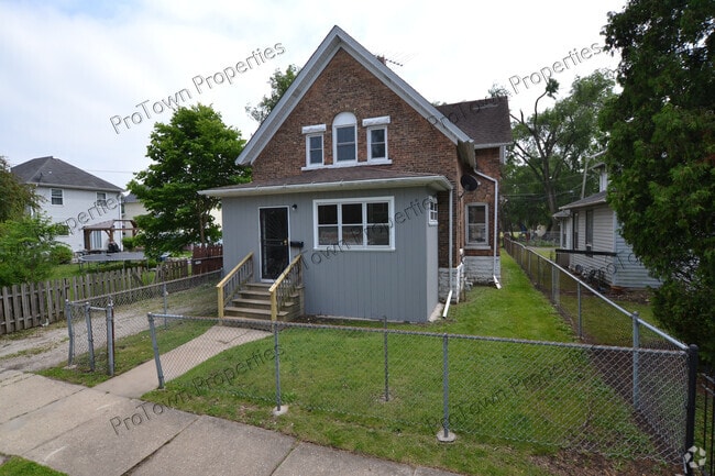 Building Photo - 224 Lincoln St