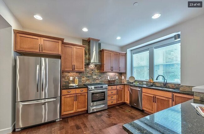 Foto del edificio - 1019 10th Ave NE