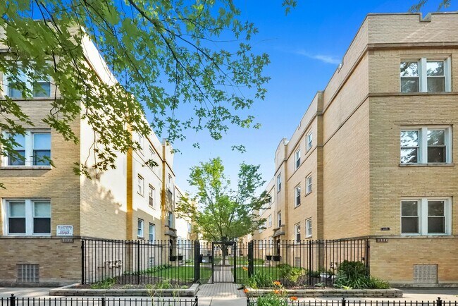 Building Photo - 1332 W Estes Ave