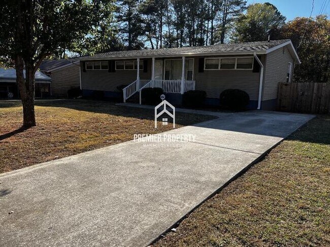 Building Photo - $500 OFF FIRST MONTHS RENT!