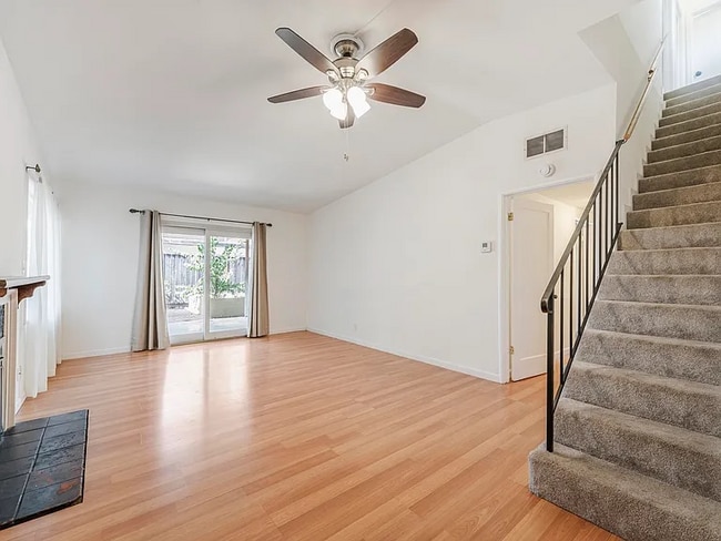 Building Photo - 2577 Gonzaga St