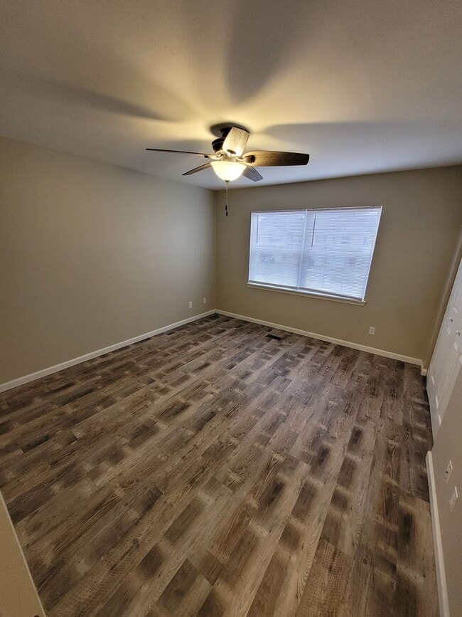 Building Photo - 416 Shade Tree Ln