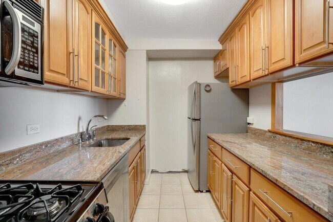 Foto del edificio - 7002 JFK Blvd E