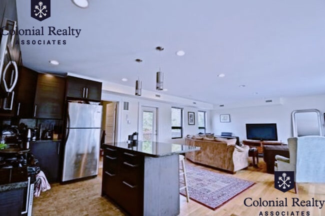 Building Photo - 1622 Beacon St