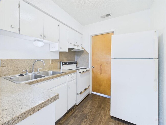 Foto del edificio - 2808 Whitis Ave