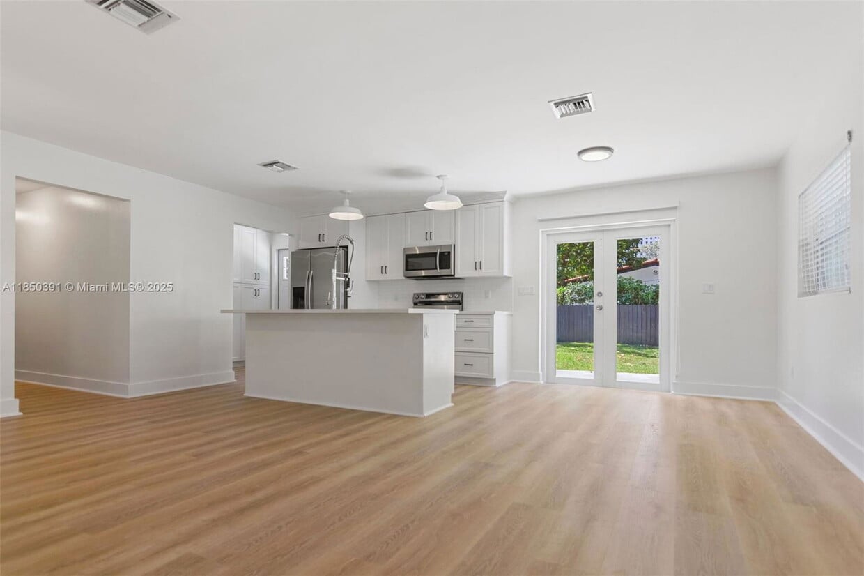 Photo - 215 Grant Drive, Coral Gables, FL 33133 - 3 BR 2 BA single-family home