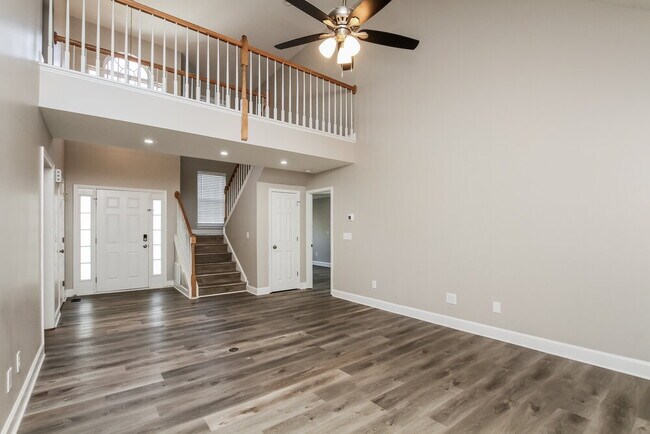Foto del edificio - 5118 Chestnut Knoll Ln