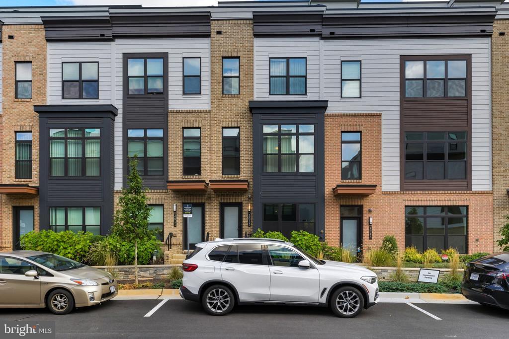 Foto principal - 2013 Tysons Ridgeline Rd
