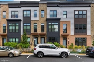 Building Photo - 2013 Tysons Ridgeline Rd