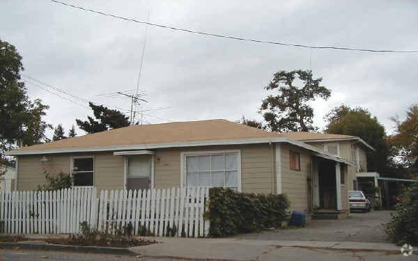 Foto del edificio - 1009 Madera Ave