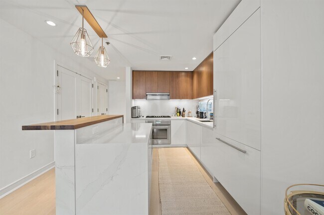 Foto del edificio - 1000 Maxwell Ln