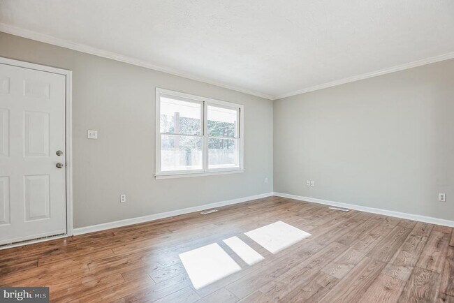 Foto del edificio - 670 White Rock Rd