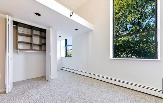 Building Photo - 141 Savin Hill Ave